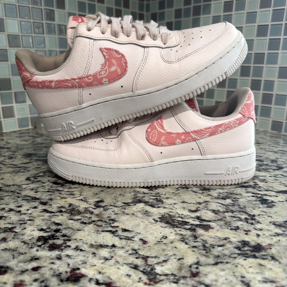 Nike Air Force 1 07 Women 7.5 Pink Paisley Good FD1448-664 Sneaker